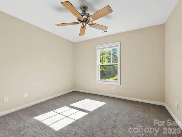 Listing Photo 28