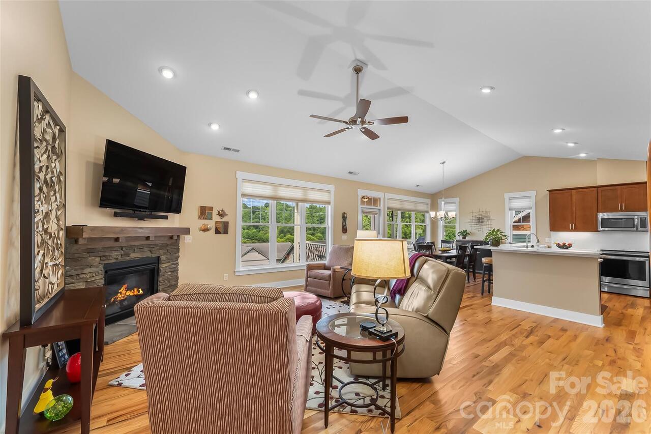 Listing Photo 7
