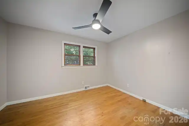 Listing Photo 14