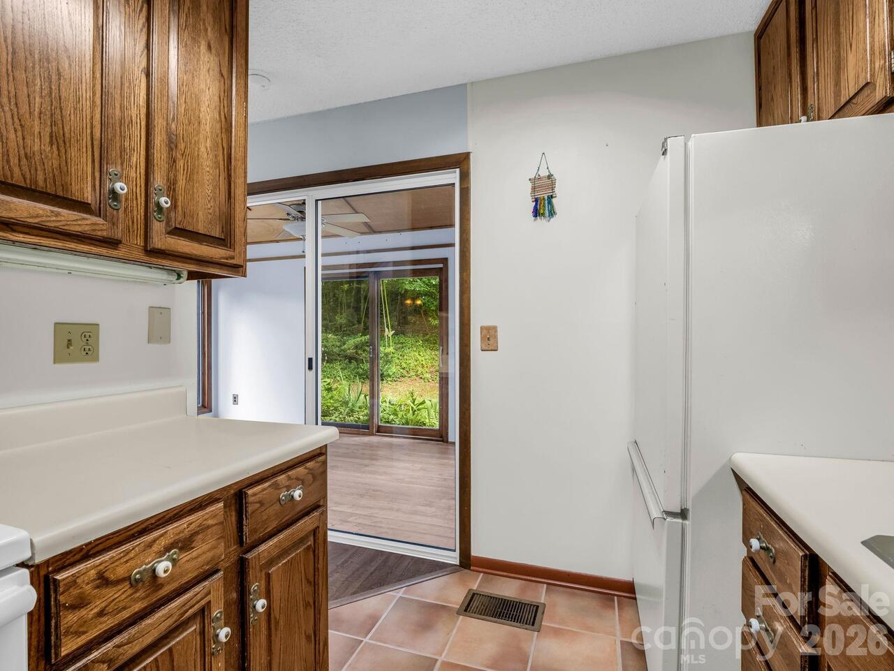 Listing Photo 8