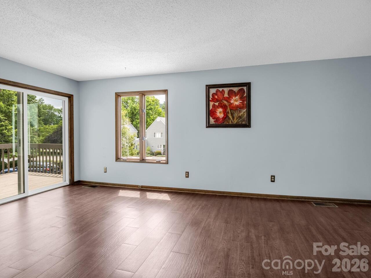 Listing Photo 14