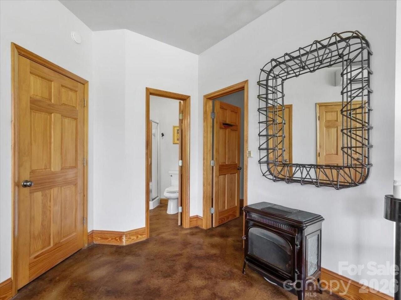 Listing Photo 12