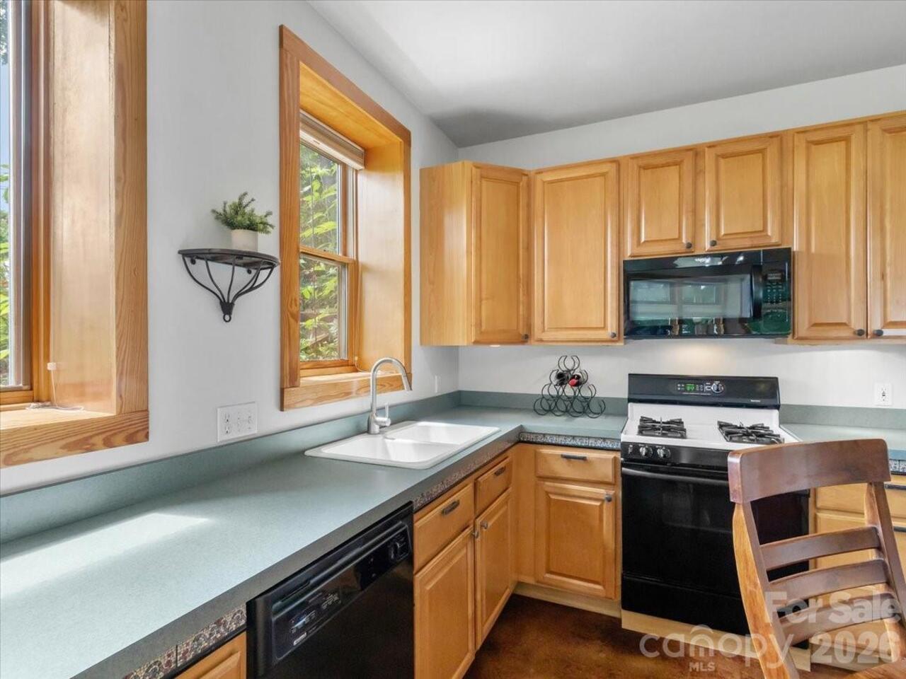 Listing Photo 17