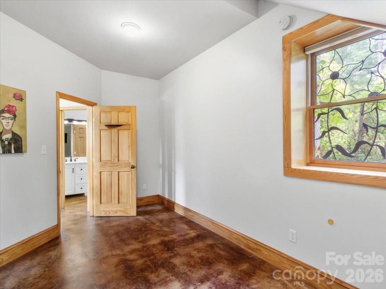 Listing Photo 19