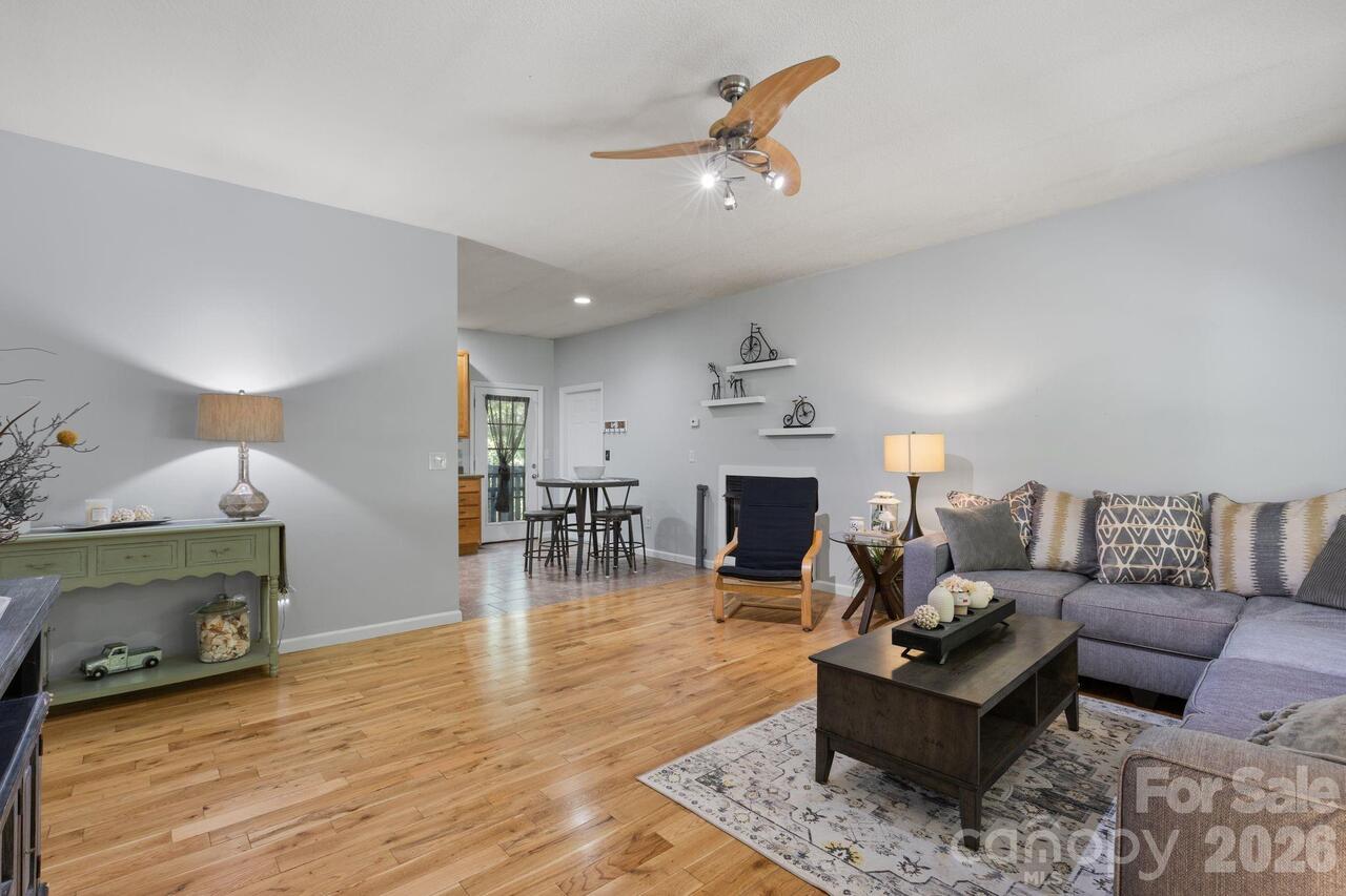 Listing Photo 6