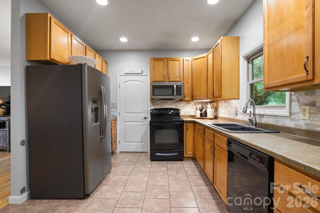 Listing Photo 8