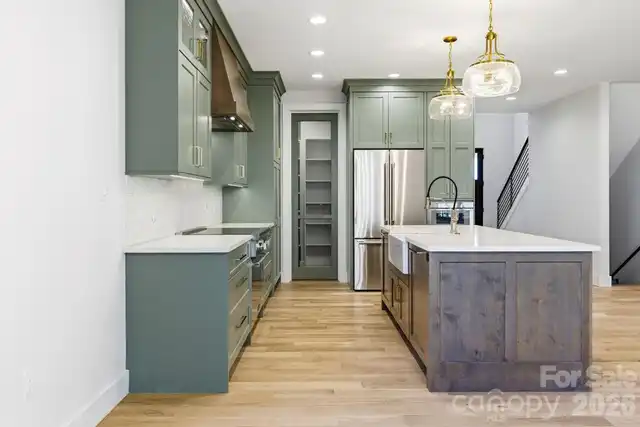 Listing Photo 10