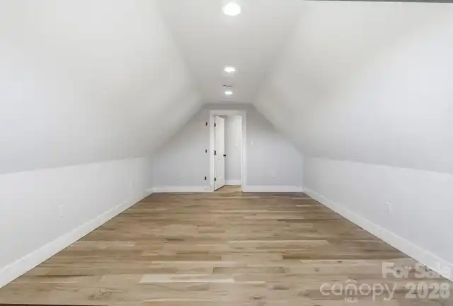 Listing Photo 28