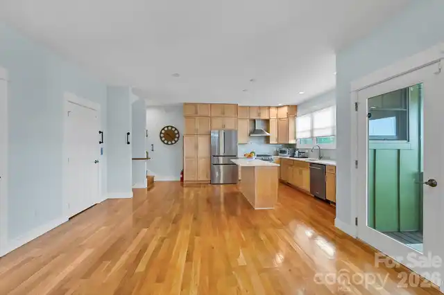 Listing Photo 10