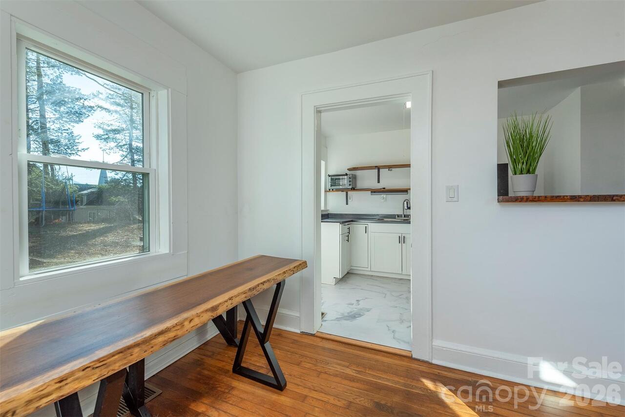 Listing Photo 10