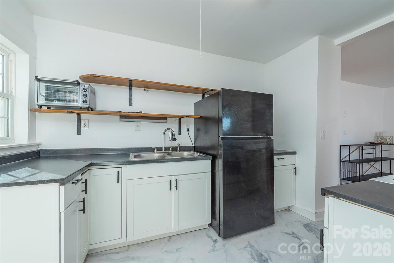 Listing Photo 11