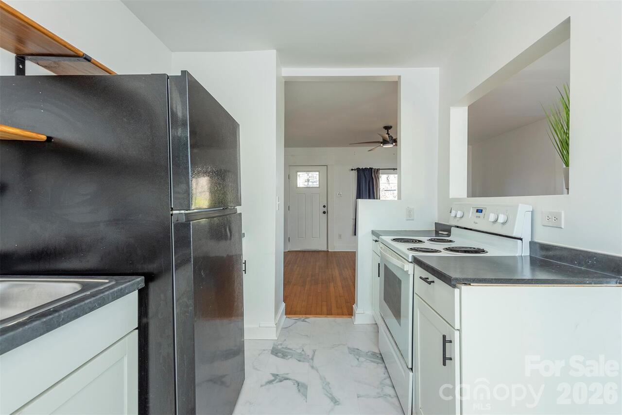 Listing Photo 12