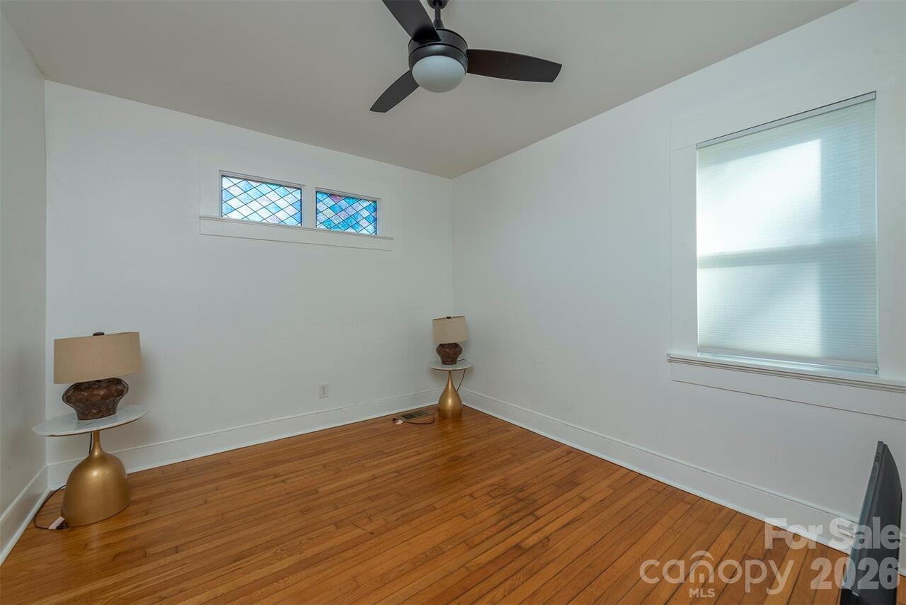 Listing Photo 16