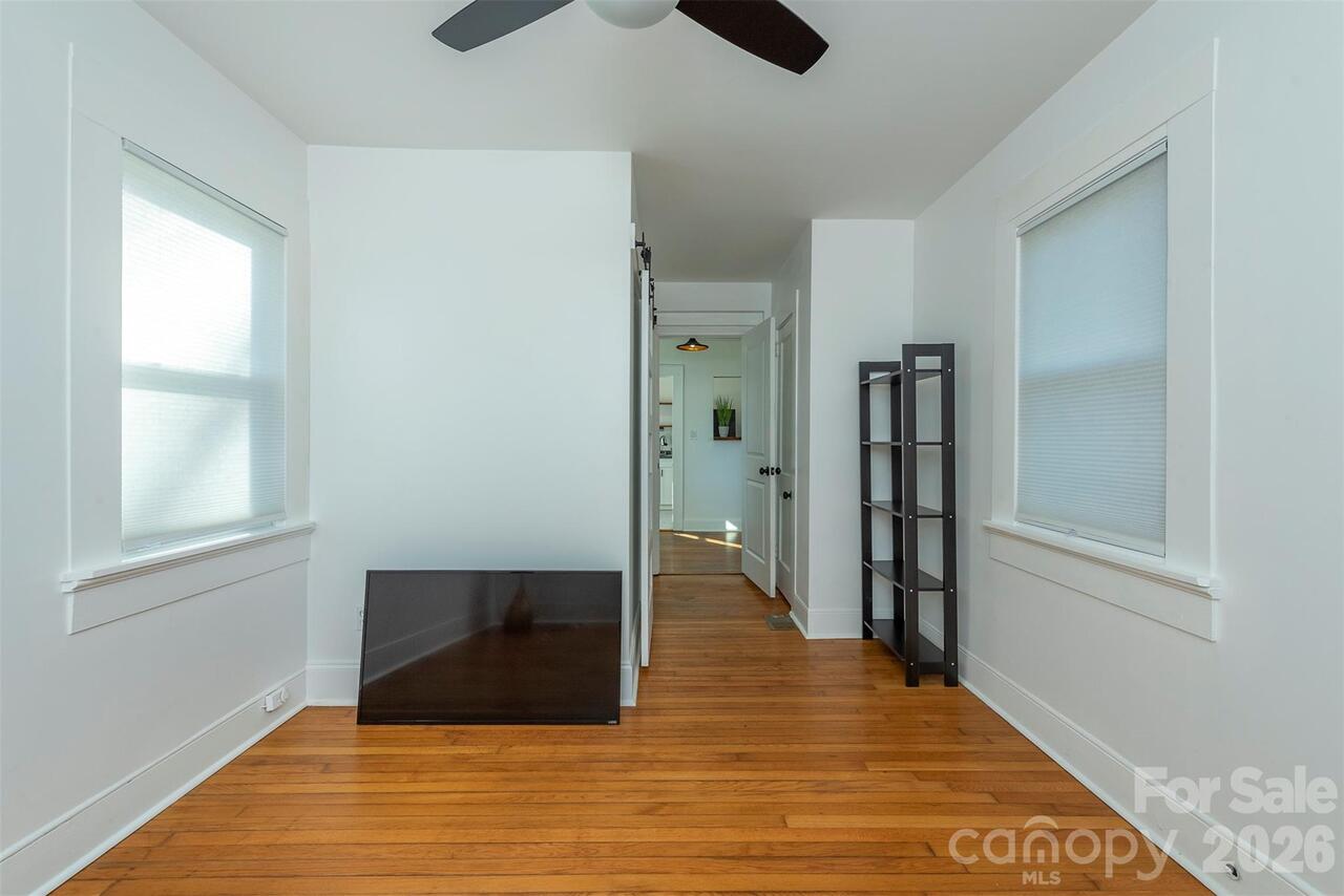 Listing Photo 17