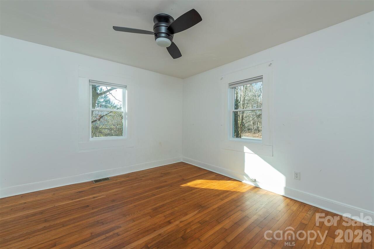 Listing Photo 18