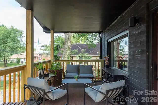 Listing Photo 9