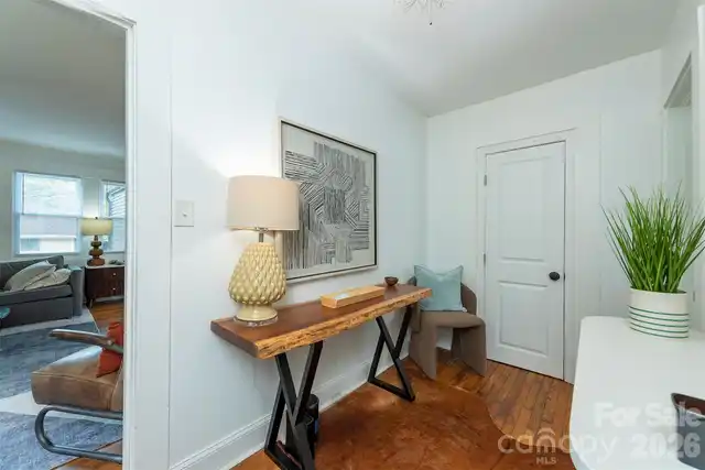 Listing Photo 11