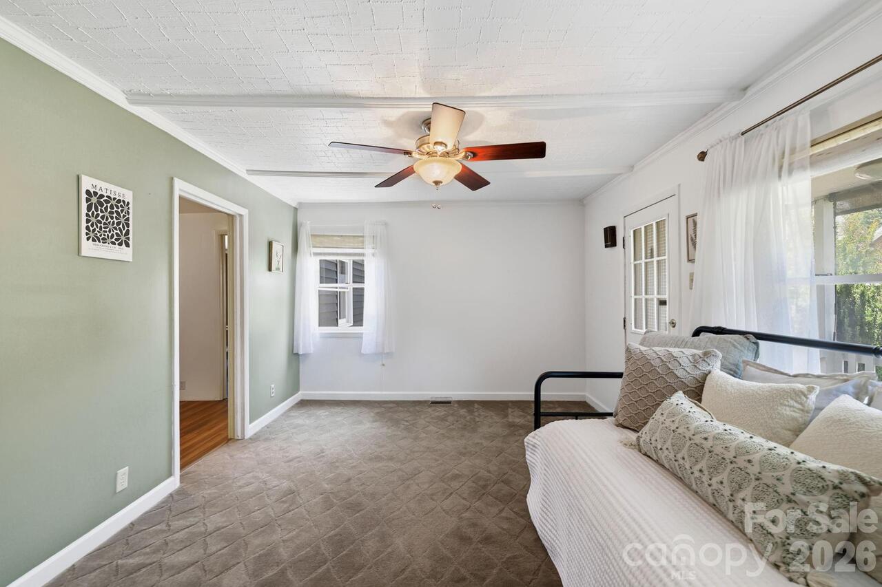 Listing Photo 8
