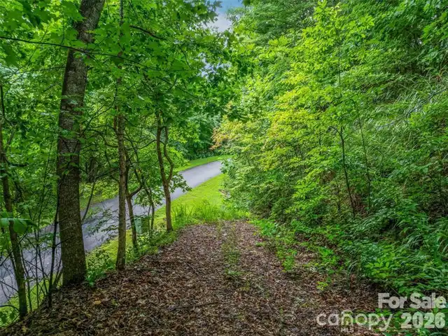 Listing Photo 12