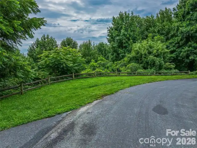 Listing Photo 17