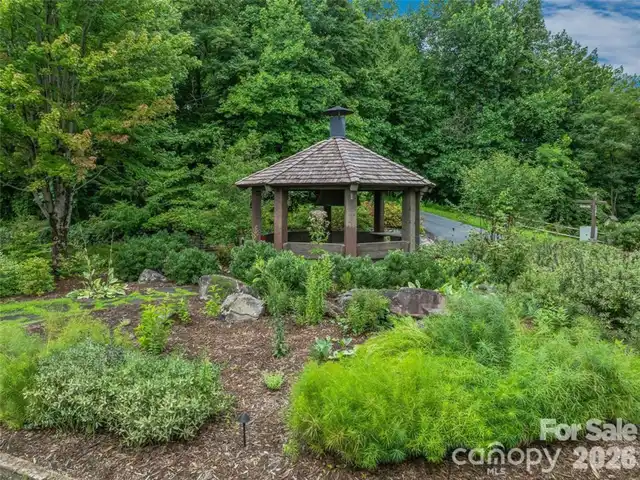 Listing Photo 19