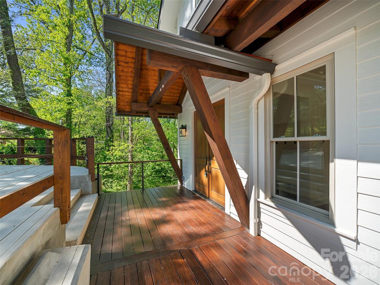 Listing Photo 12