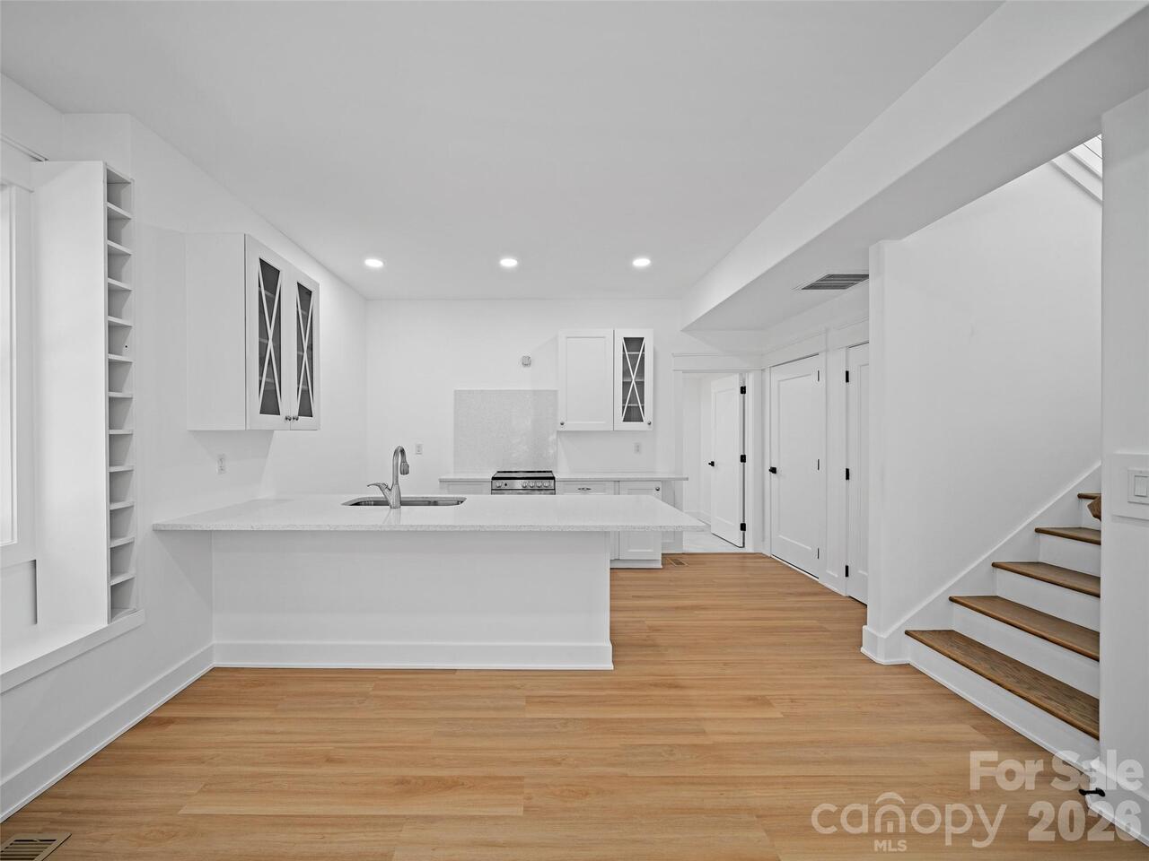 Listing Photo 9