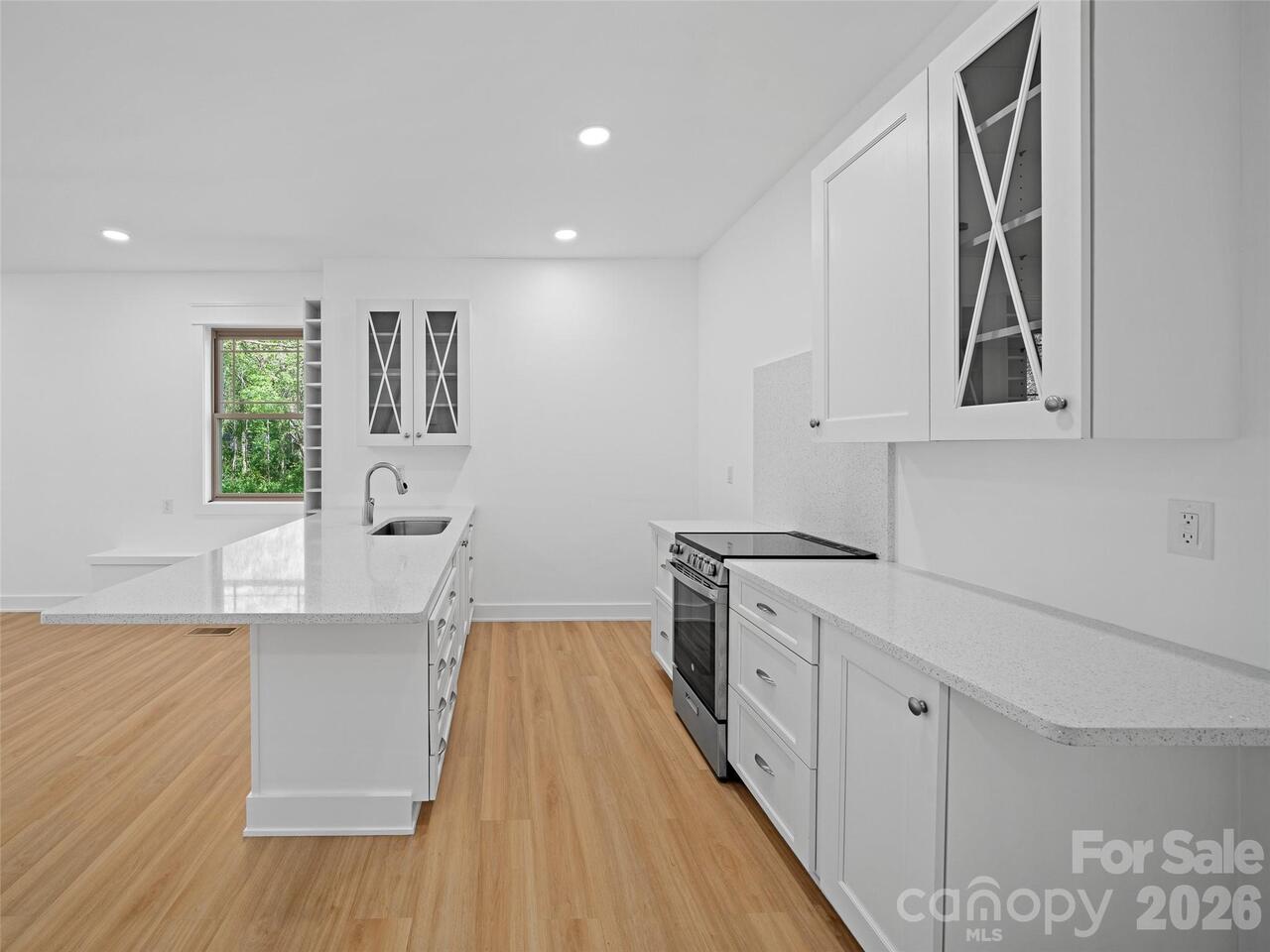 Listing Photo 16