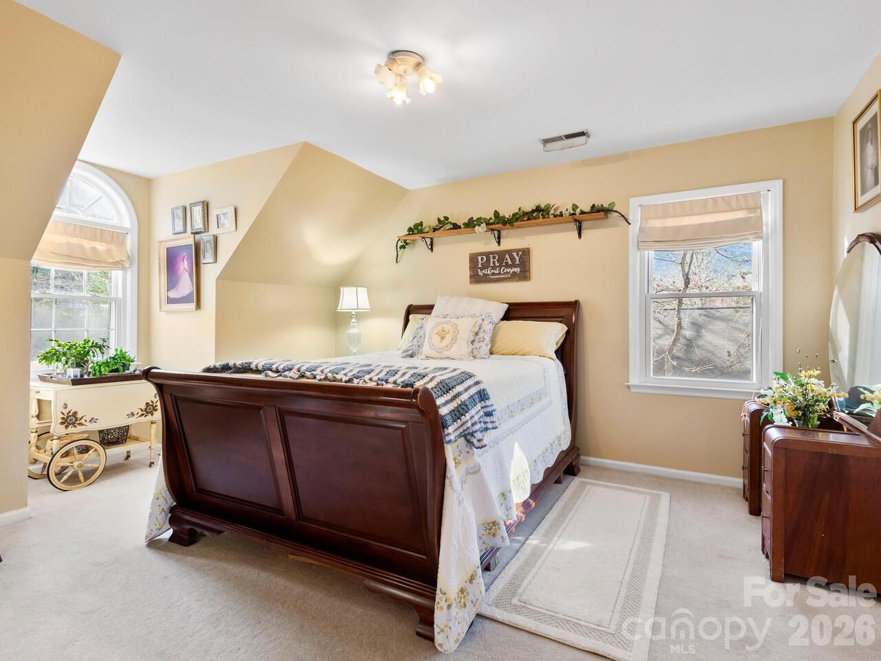 Listing Photo 8