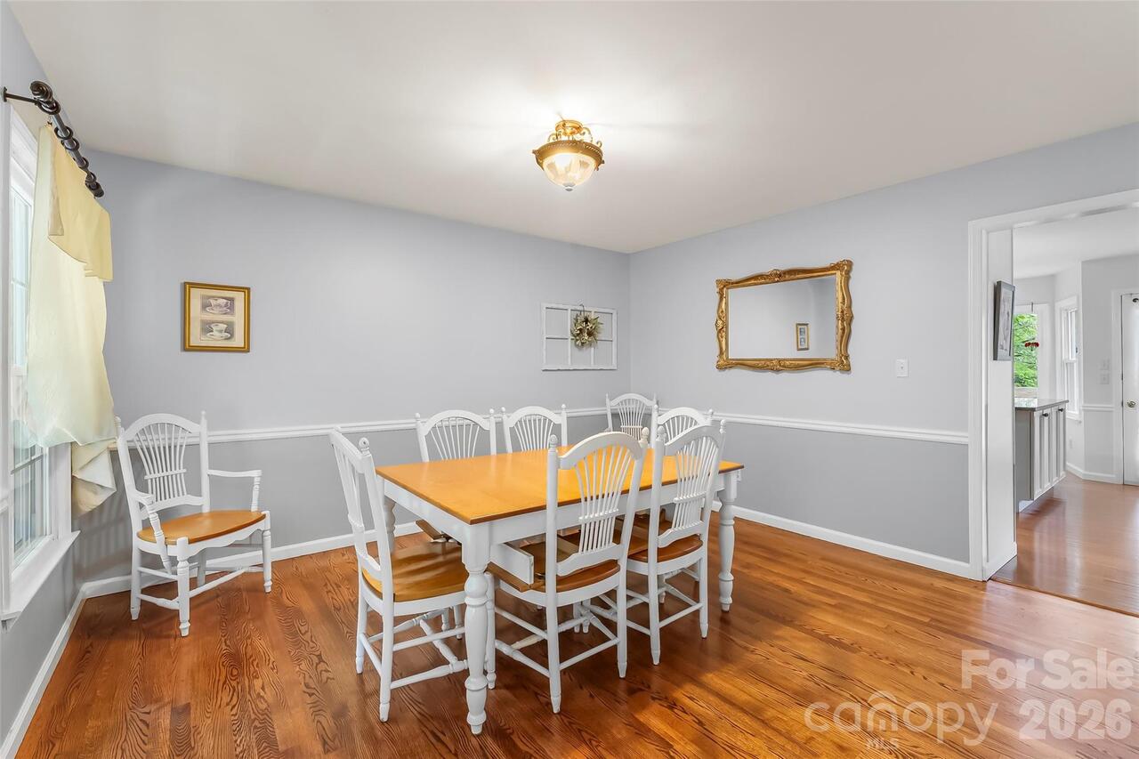 Listing Photo 11