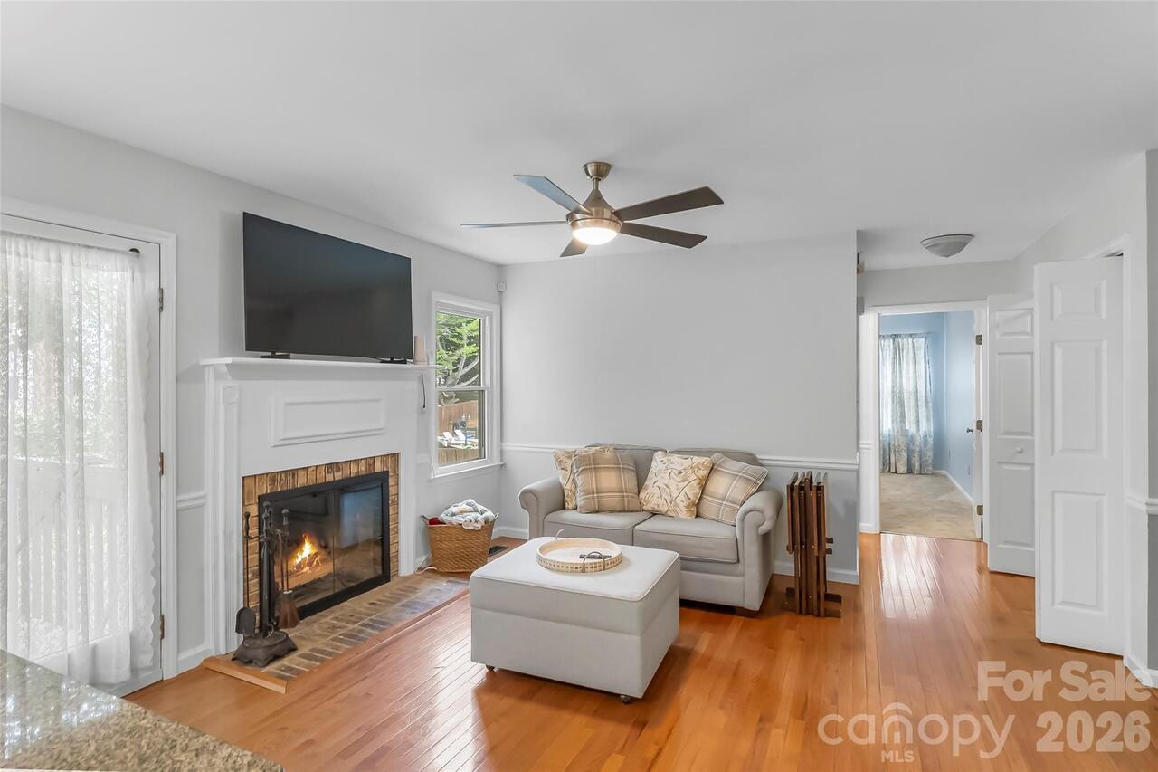 Listing Photo 14