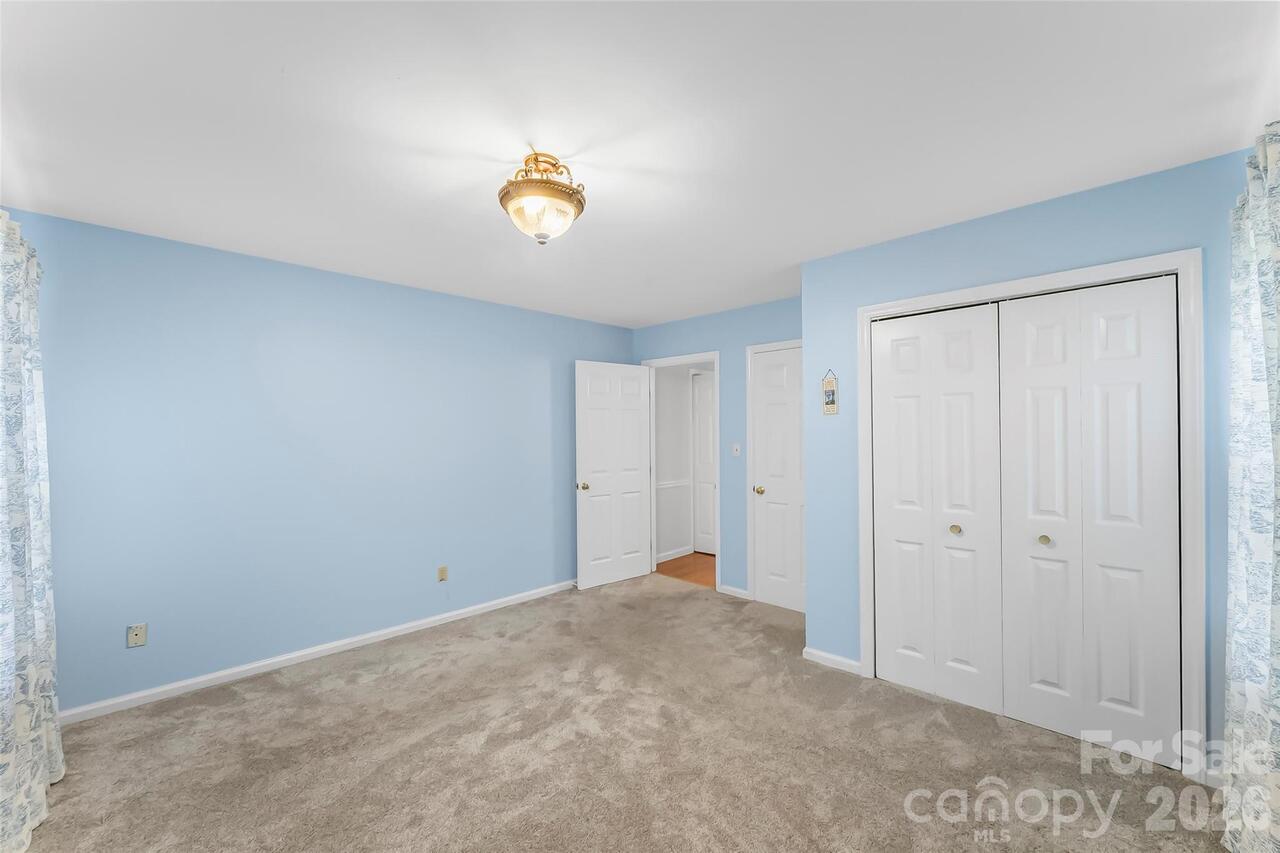 Listing Photo 19
