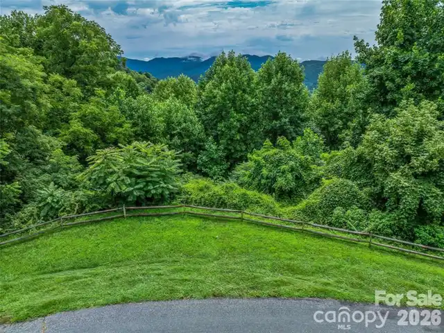 Listing Photo 16