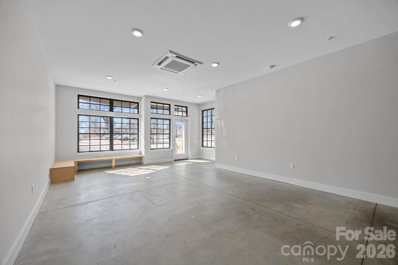 Listing Photo 8