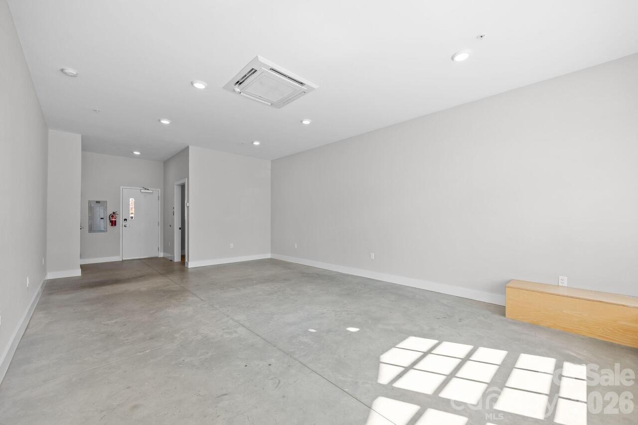Listing Photo 14
