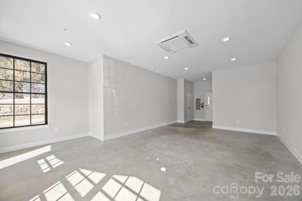 Listing Photo 15