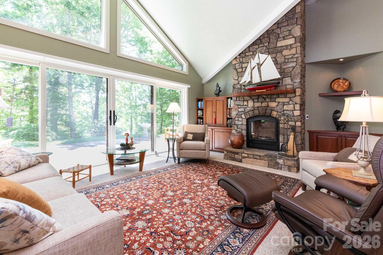 Listing Photo 8