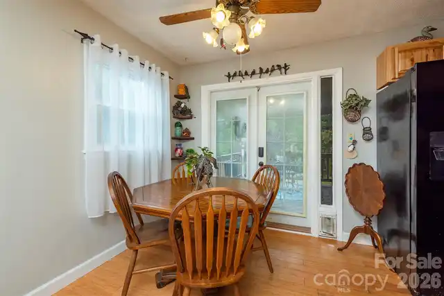 Listing Photo 6