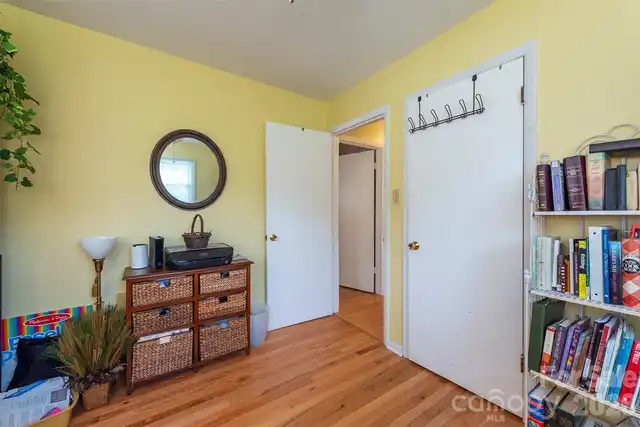 Listing Photo 14