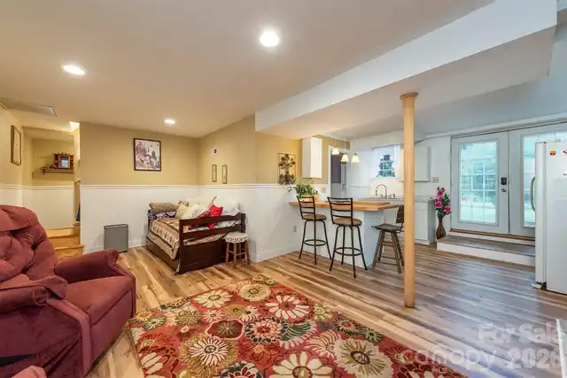 Listing Photo 16