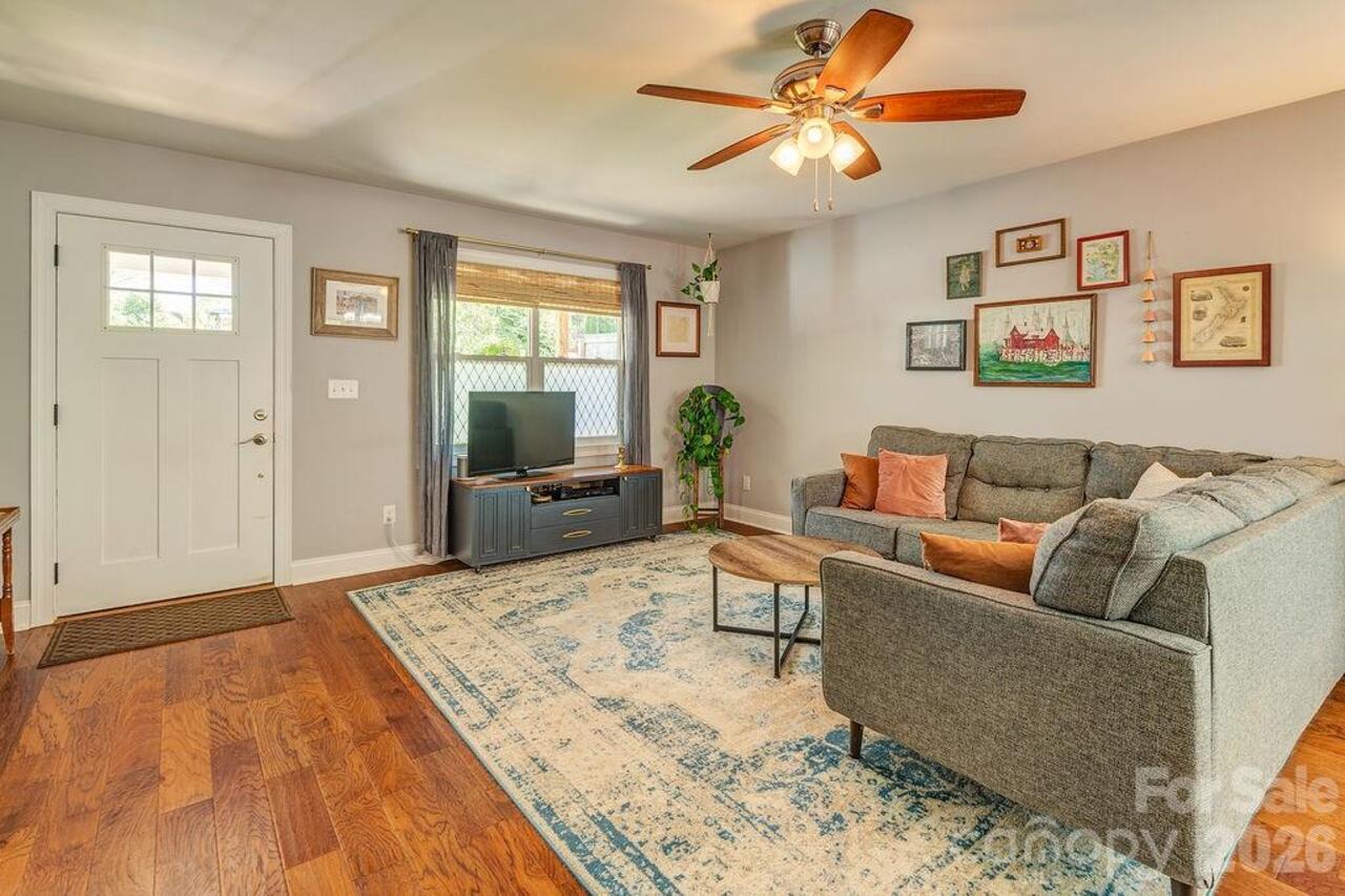 Listing Photo 6