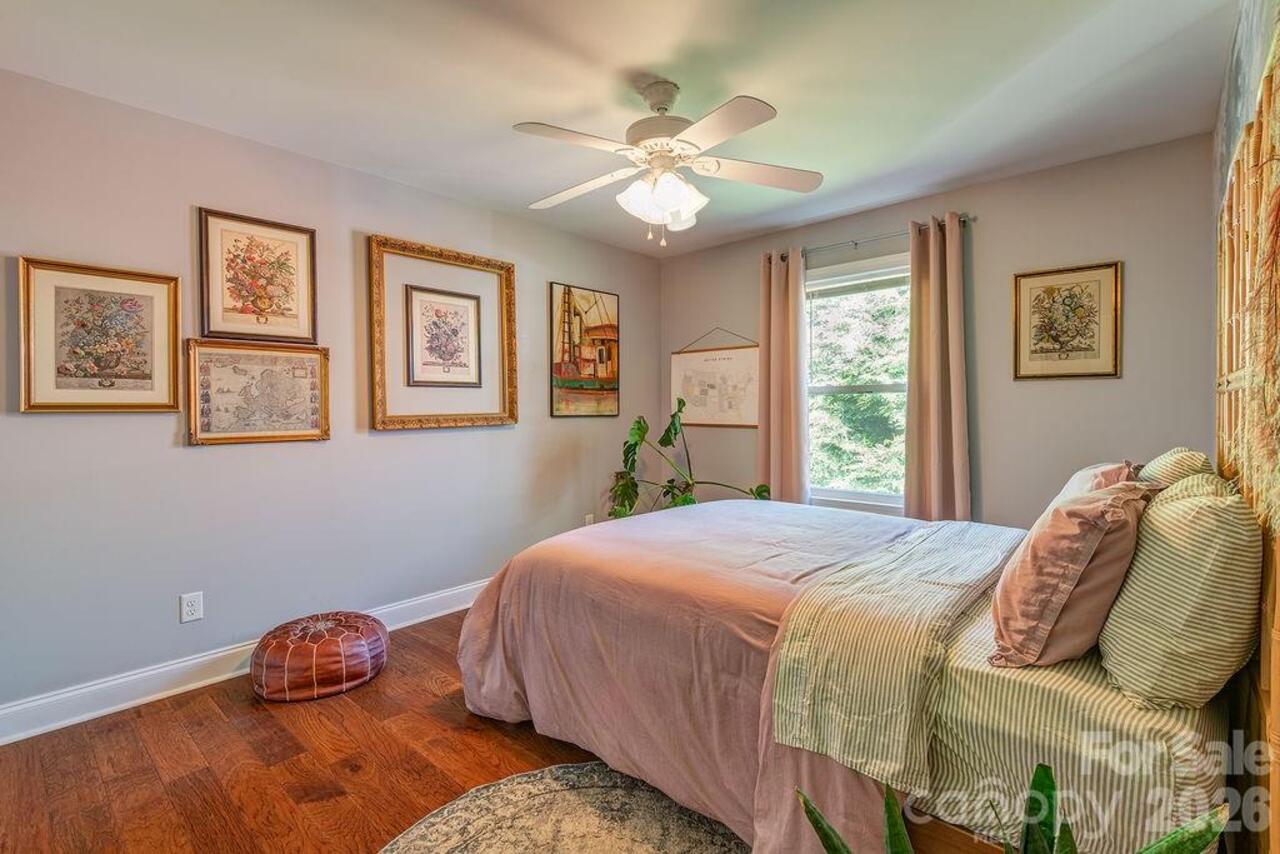 Listing Photo 18