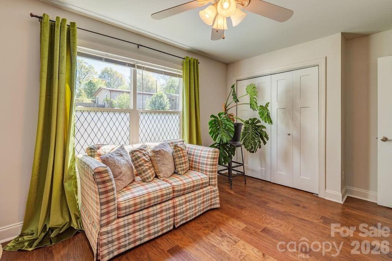 Listing Photo 22