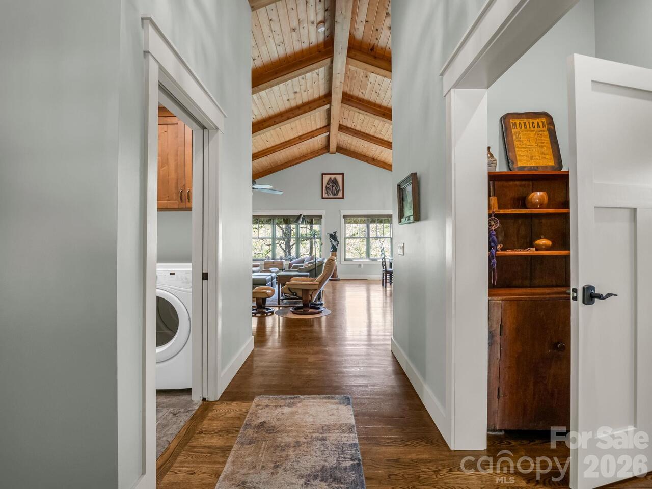 Listing Photo 8