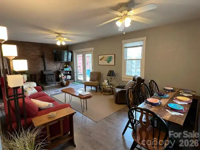 Listing Photo 9