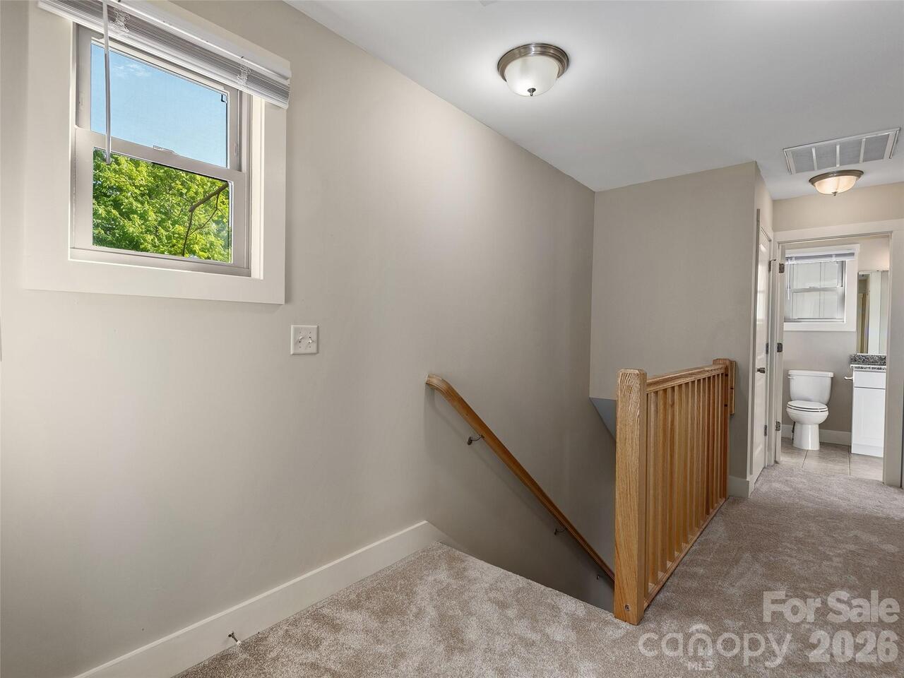 Listing Photo 12