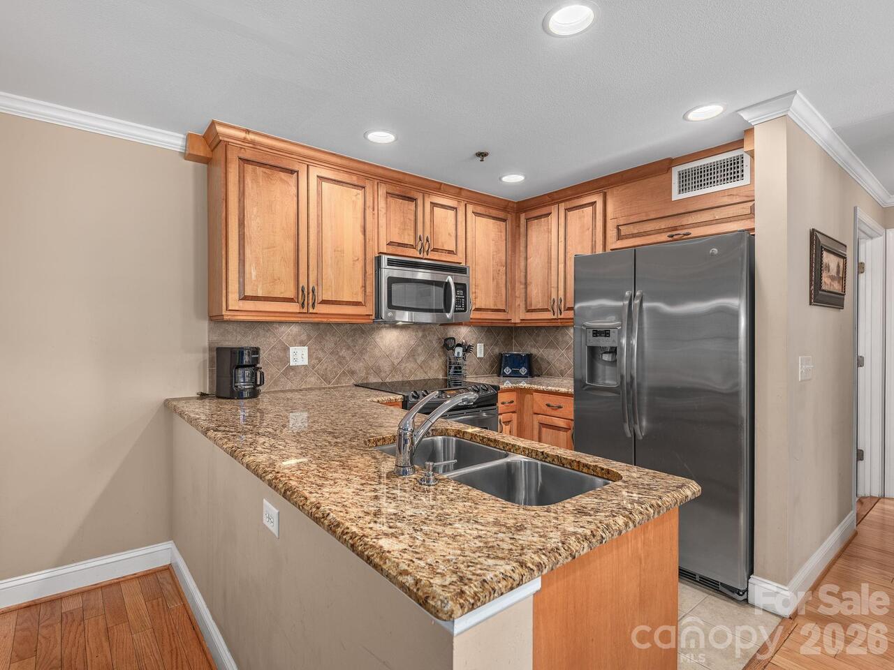 Listing Photo 8