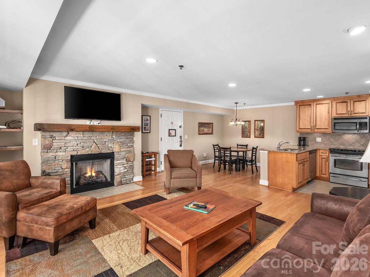 Listing Photo 12