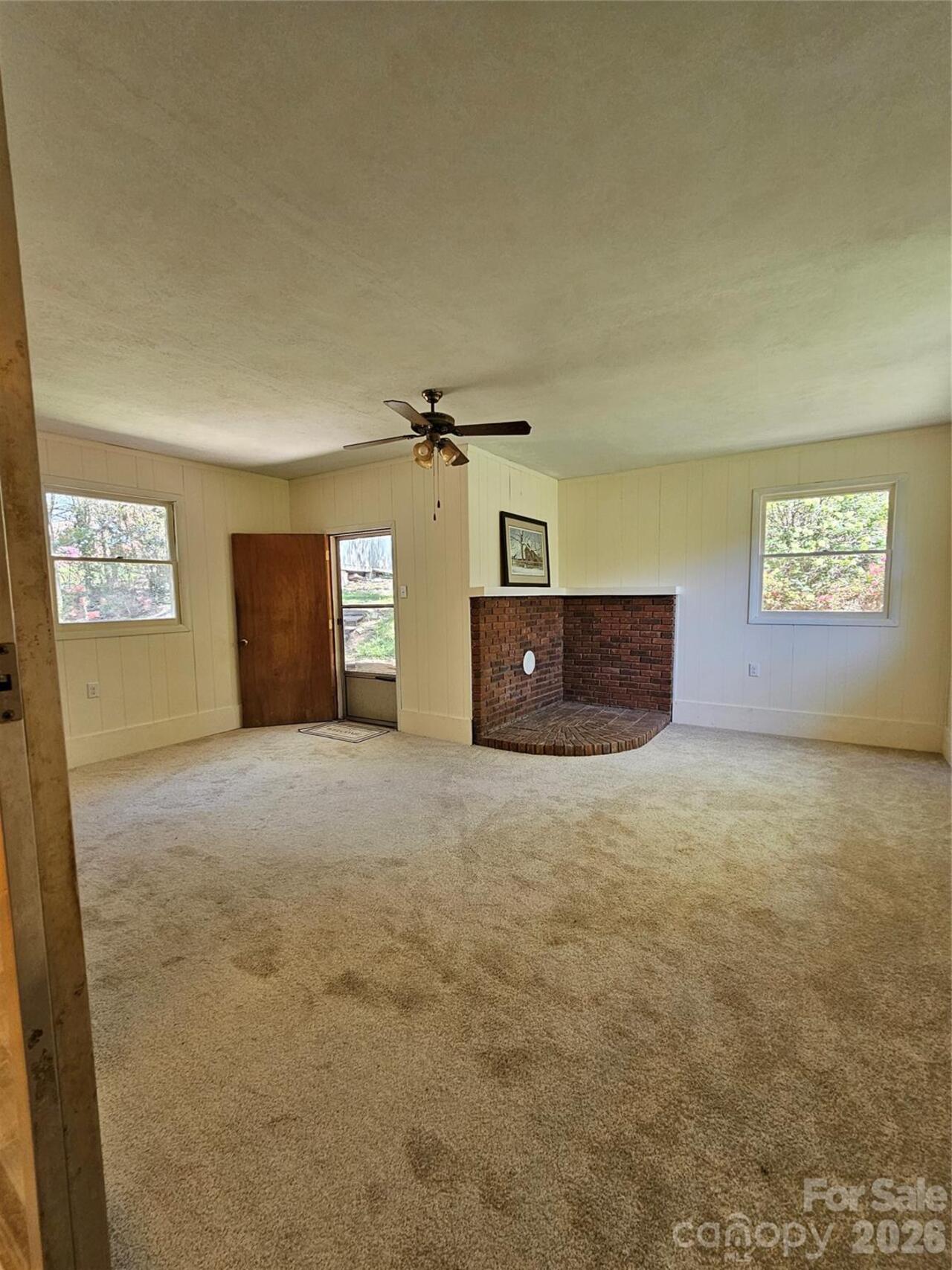 Listing Photo 9