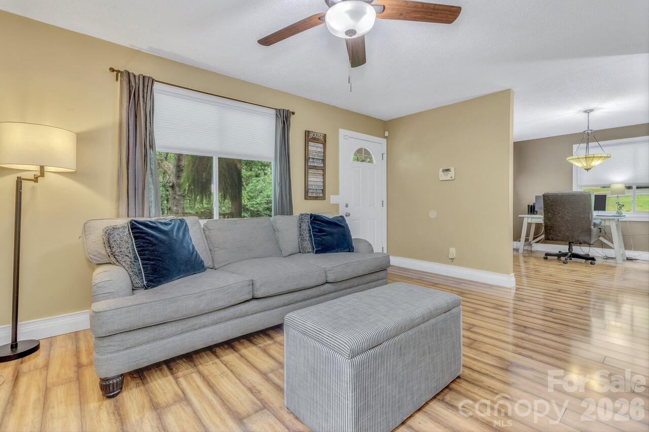 Listing Photo 8